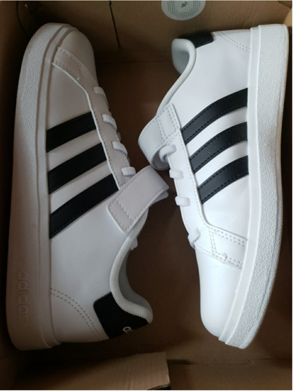 Adidas Unisex-Child Grand Court 2.0. EK K Tennis Shoe Sz 5 GW6521 White Black